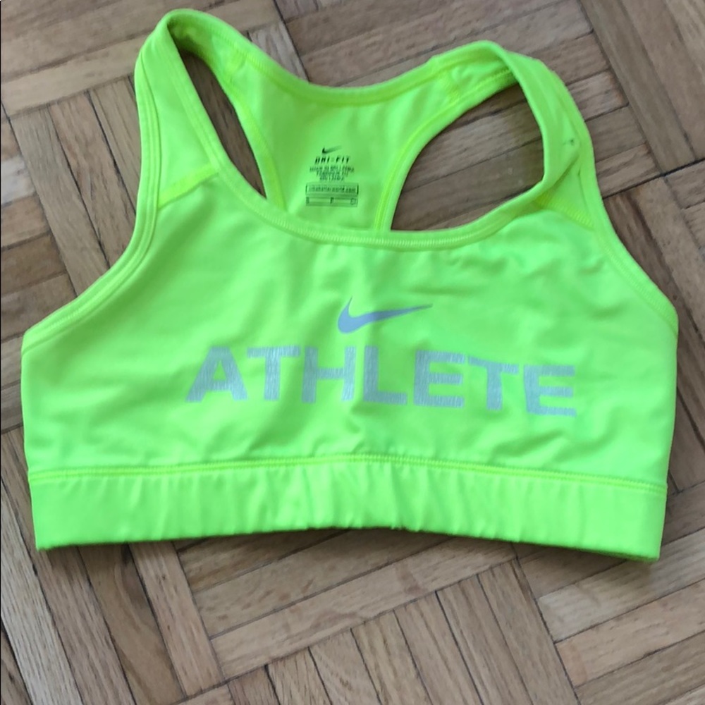 Soul cycle x Nike neon bra